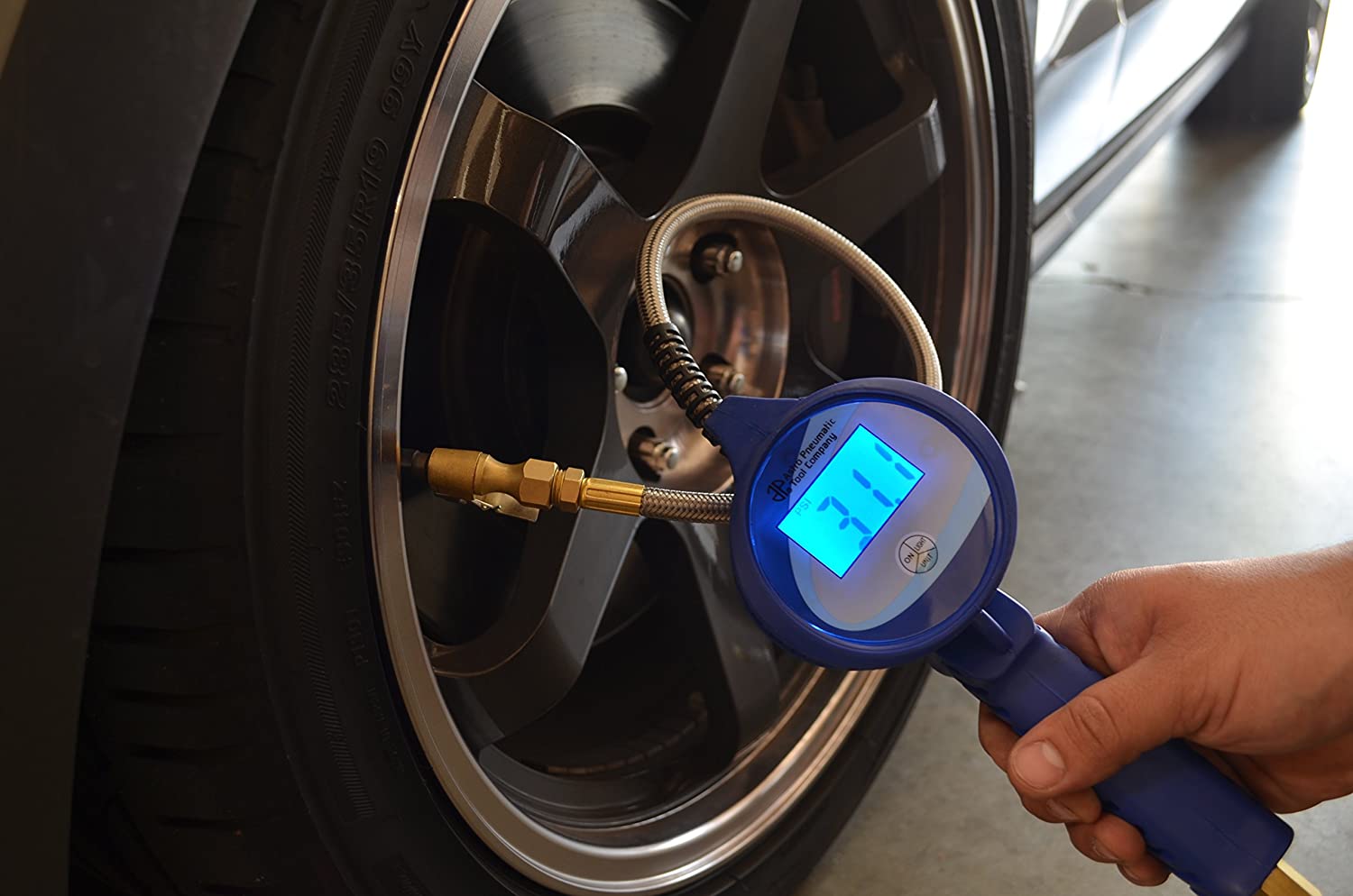 5 Easy Steps on How to Check Tire Pressure